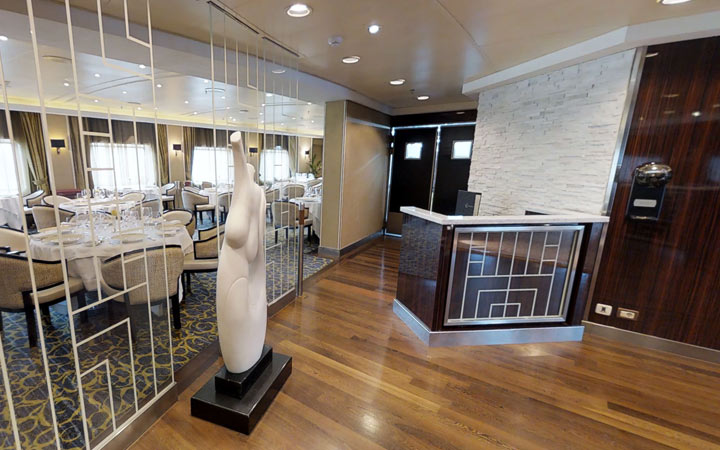 Bateau Seven Seas Voyager